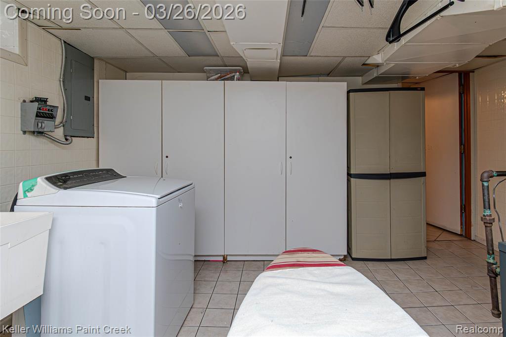 8250 Arnold Street, Dearborn Heights, MI 48127 — Photo 39