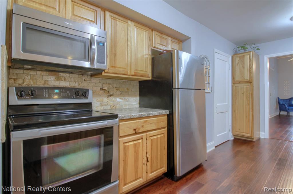 702 Royal Avenue, Royal Oak, MI 48073 — Photo 12