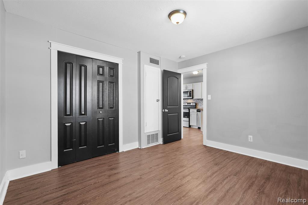 4403 Crooks Road, Royal Oak, MI 48073 — Photo 9