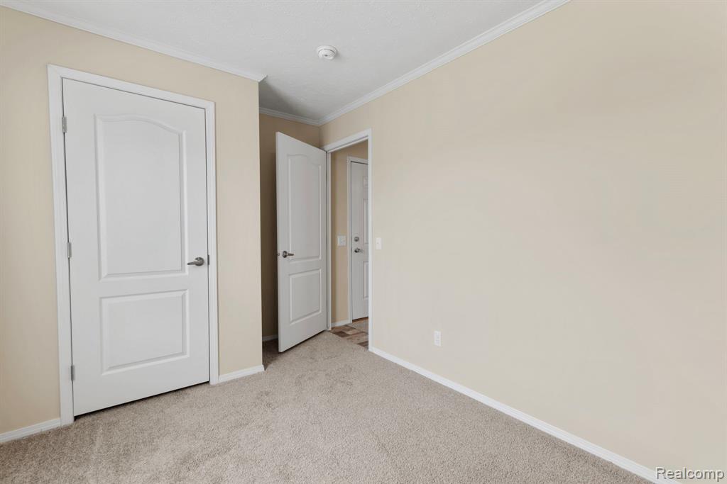 11055 Silver View Court, South Lyon, MI 48178 — Photo 14