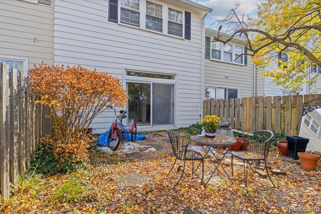 19919 SCHOOLHOUSE Court, Northville, MI 48167 — Photo 25