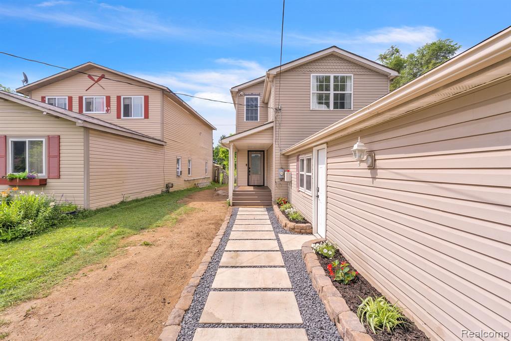 8963 Tackles Drive, White Lake, MI — Photo 4