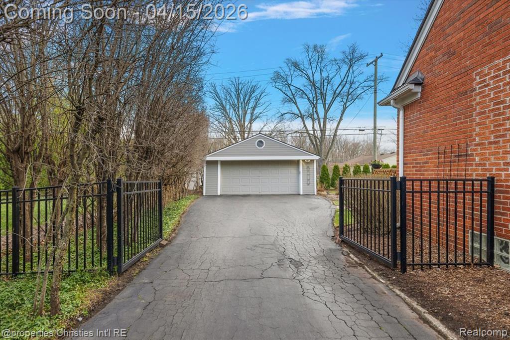 18851 Devonshire Street, Franklin, MI 48025 — Photo 49
