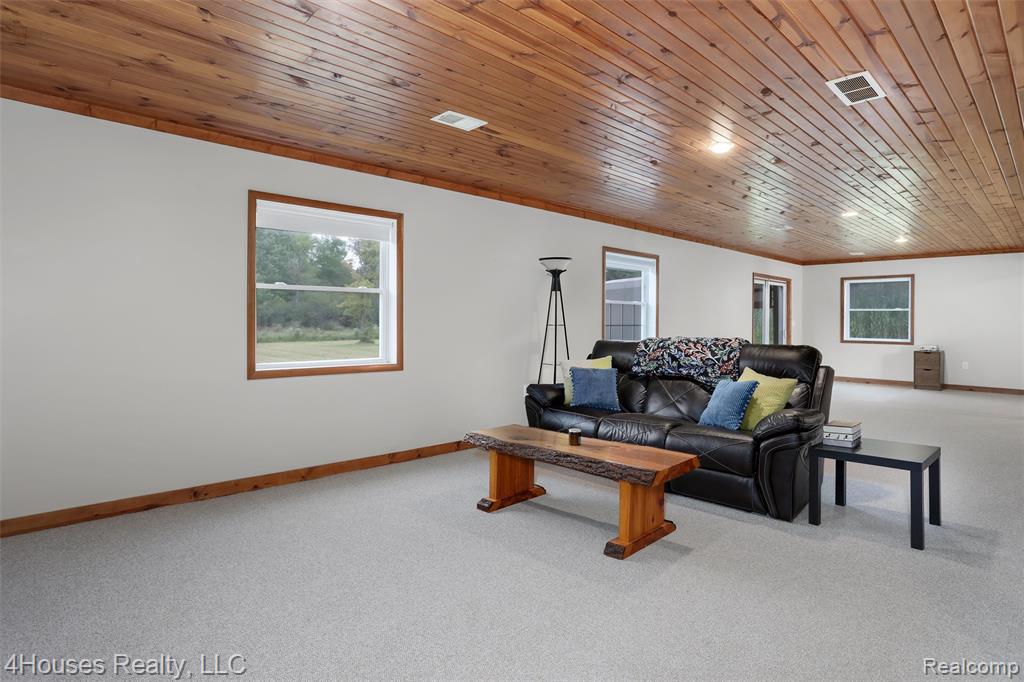 4087 Silver Valley Drive, Lake Orion, MI — Photo 32