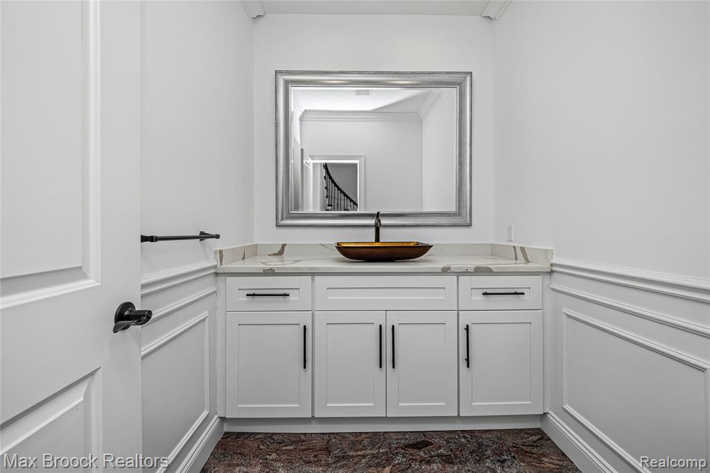 6664 Apple Blossom Trail, West Bloomfield, MI — Photo 29
