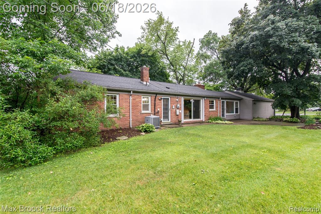 6799 E Dartmoor Road, West Bloomfield, MI — Photo 33