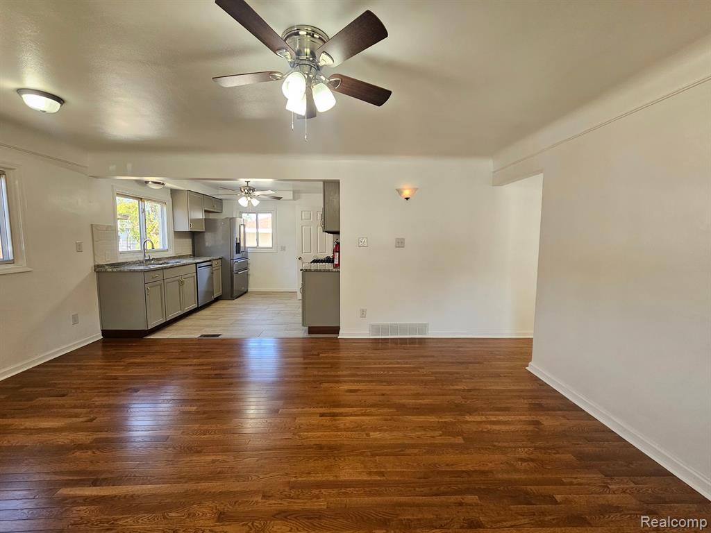 4055 17TH Street, Wyandotte, MI 48192 — Photo 6