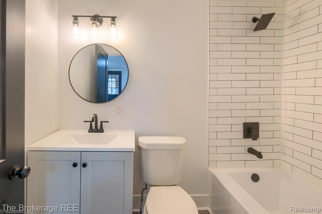 5447 Sitka Street, Burton, MI 48519 — Photo 23