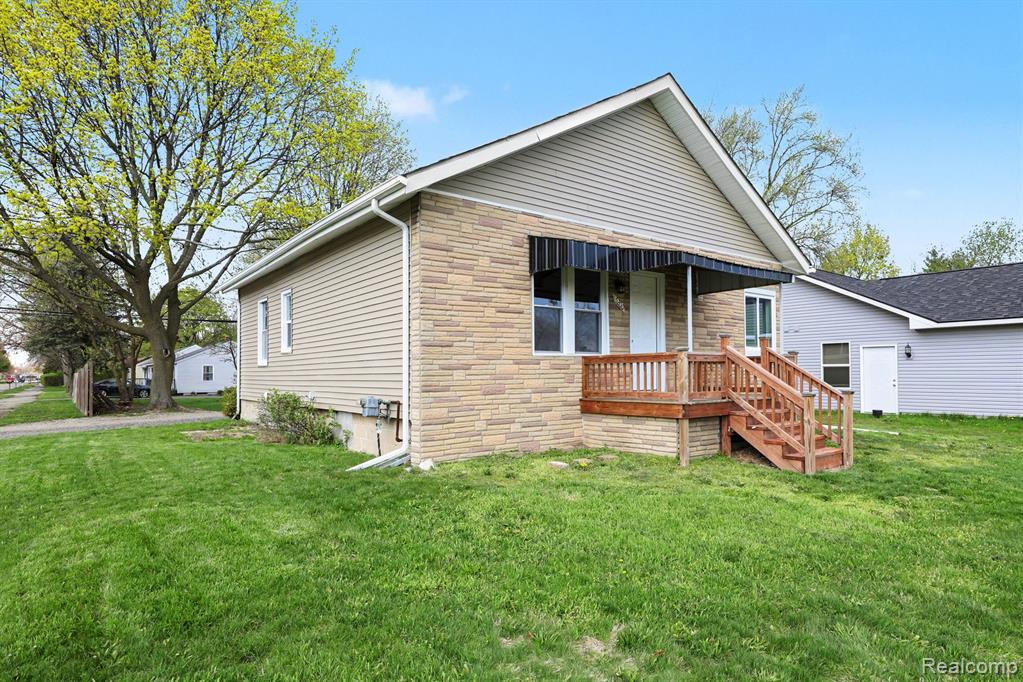 5200 HATCHERY Road, Waterford, MI 48329 — Photo 2