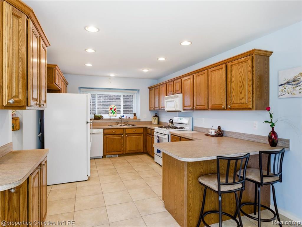 57196 Copper Creek Drive W, Washington, MI — Photo 10