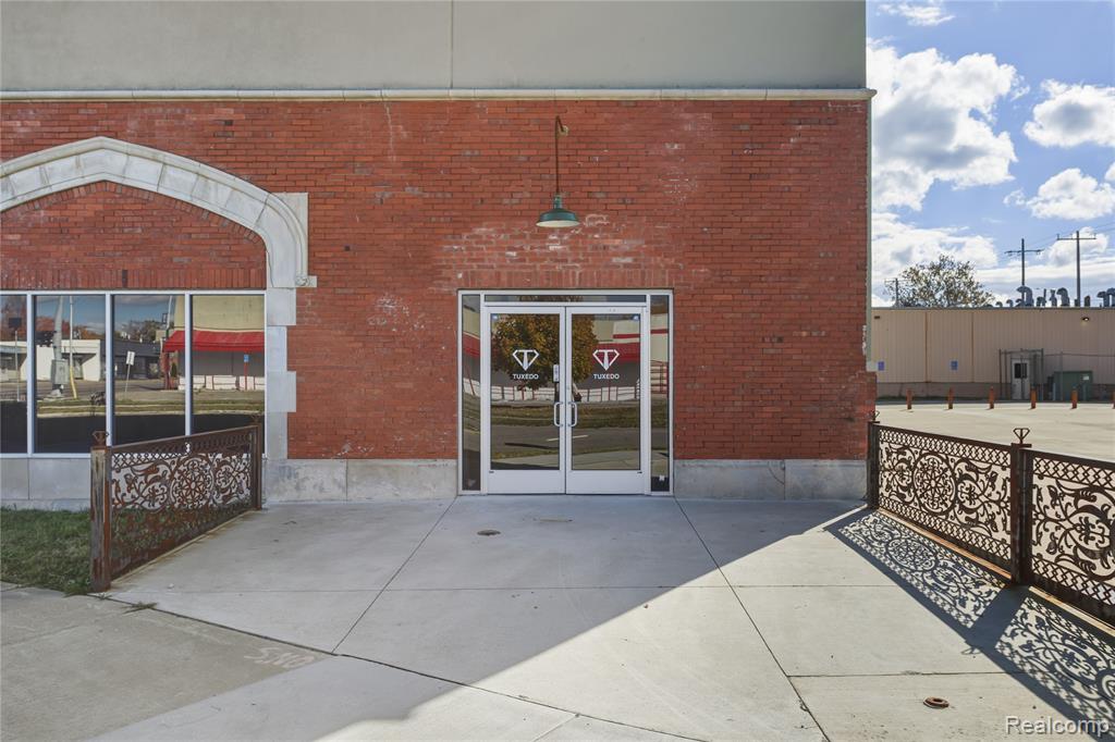 11745 Woodward Avenue - Photo 5