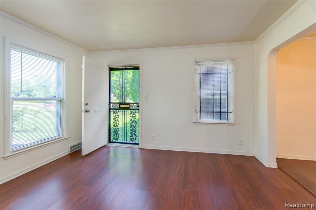 13118 FRANKFORT Street, Detroit, MI 48213 — Photo 5