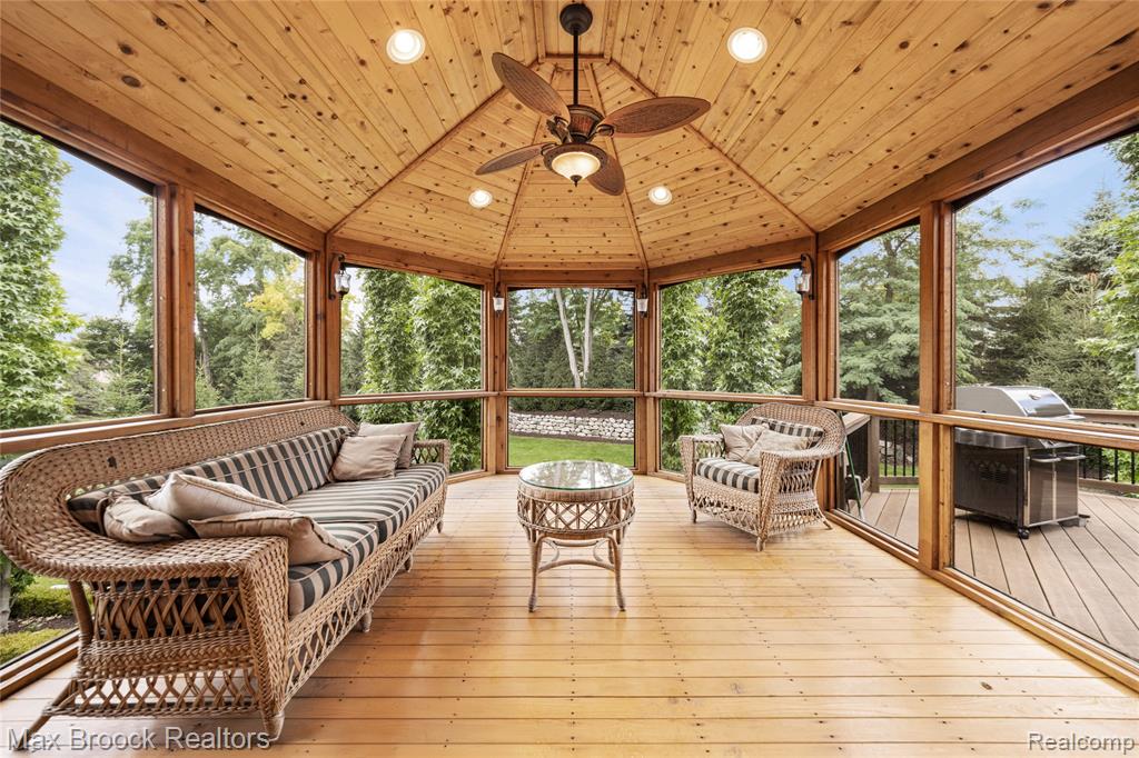5149 Parkgate Drive, Commerce Twp, MI 48382 — Photo 25