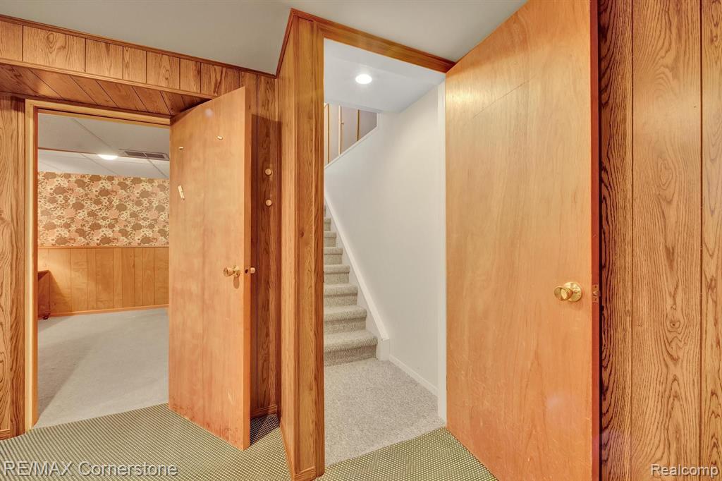 697 WORCHESTER Street, Westland, MI 48186 — Photo 18