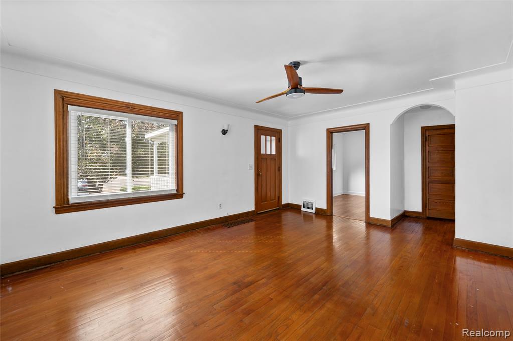 1629 E Elza Avenue, Hazel Park, MI 48030 — Photo 8