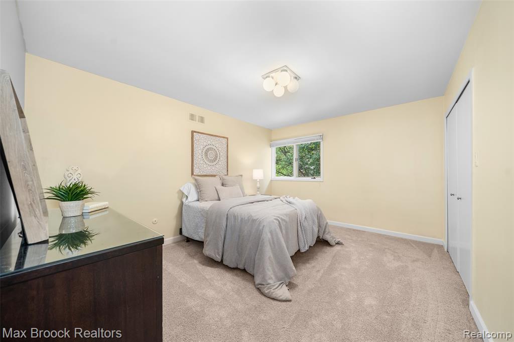 4695 Maura Lane, West Bloomfield, MI 48323 — Photo 30