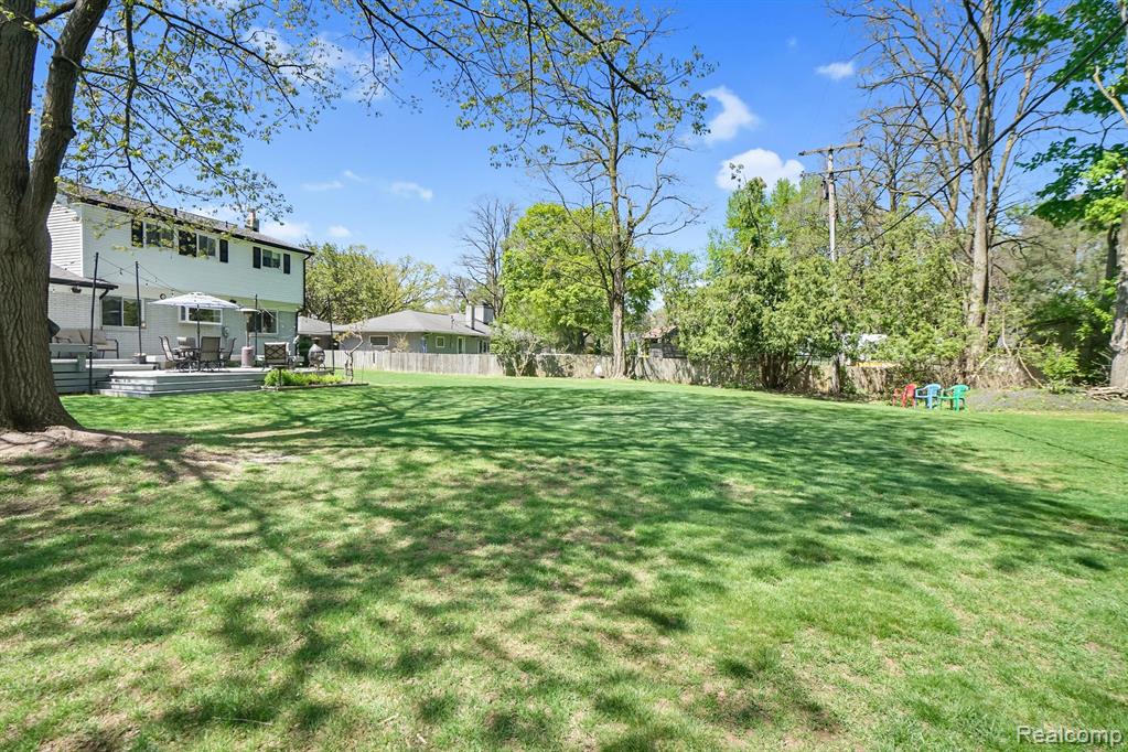 430 CHESTER Court, South Lyon, MI 48178 — Photo 5