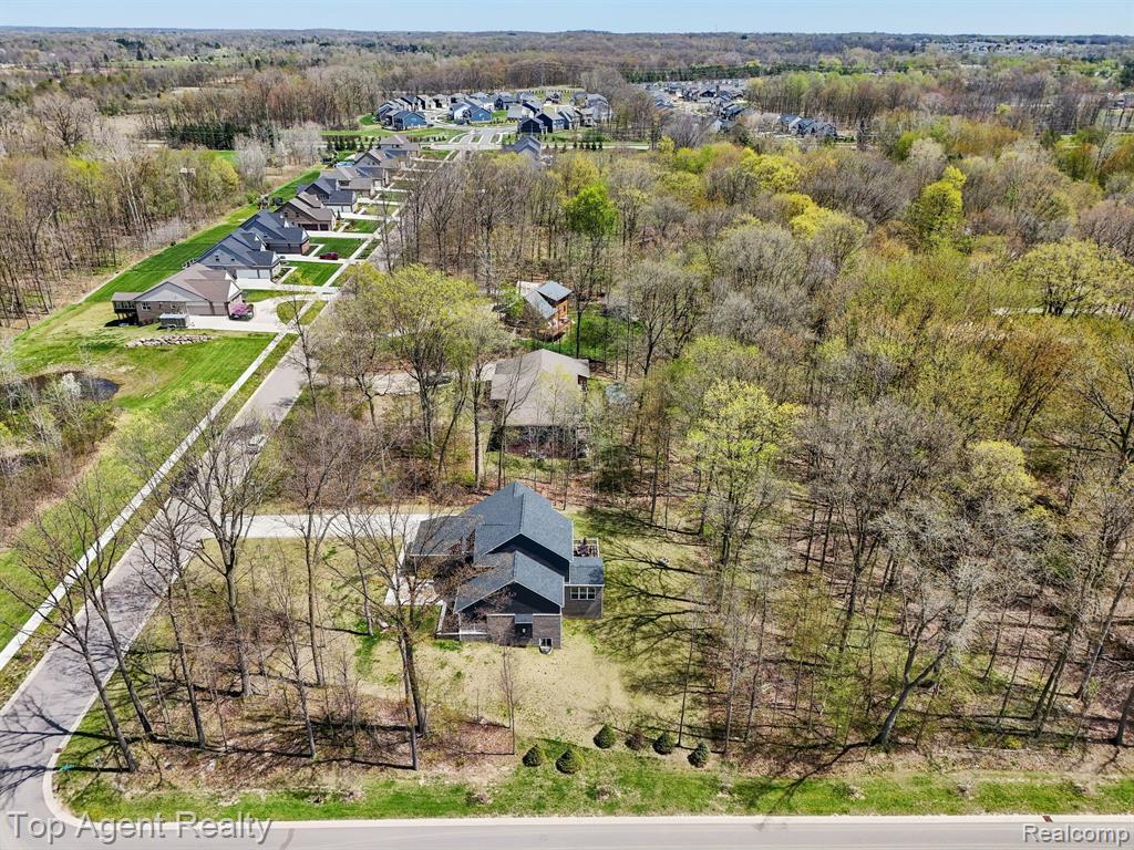 59419 DEER HAVEN Drive, South Lyon, MI 48178 — Photo 41