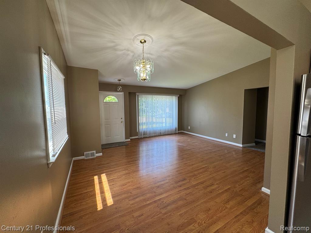 6908 BURNLY Street, Garden City, MI — Photo 7