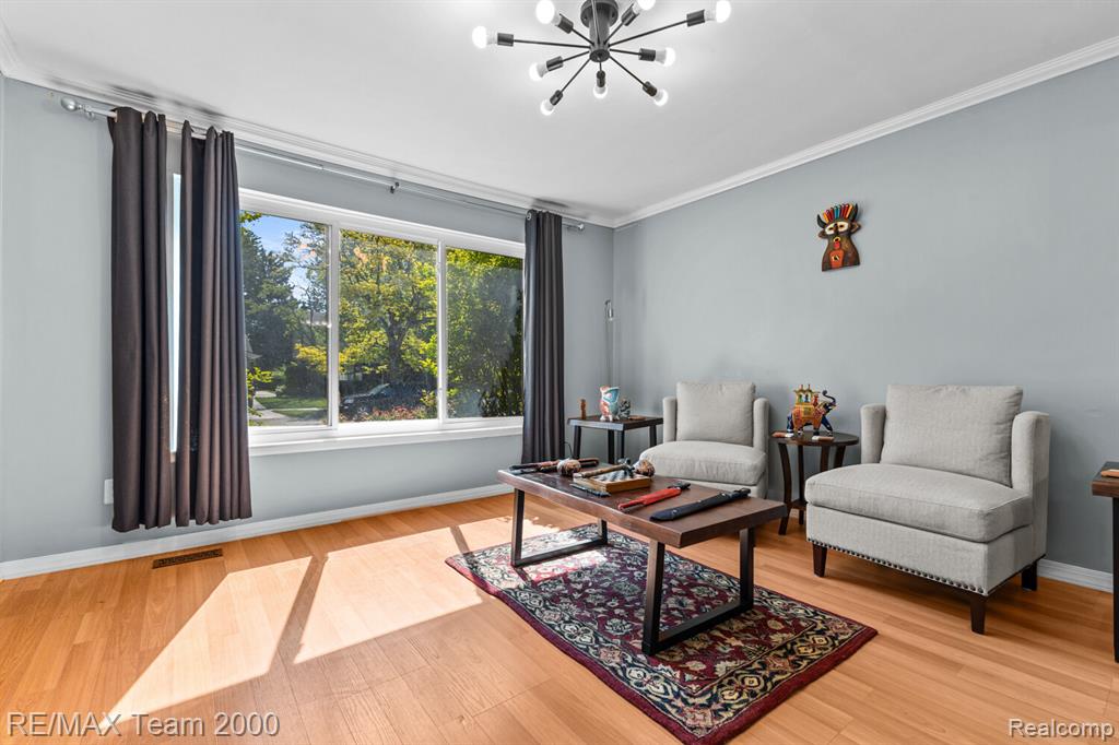7485 Pointe Drive, Canton, MI 48187 — Photo 4