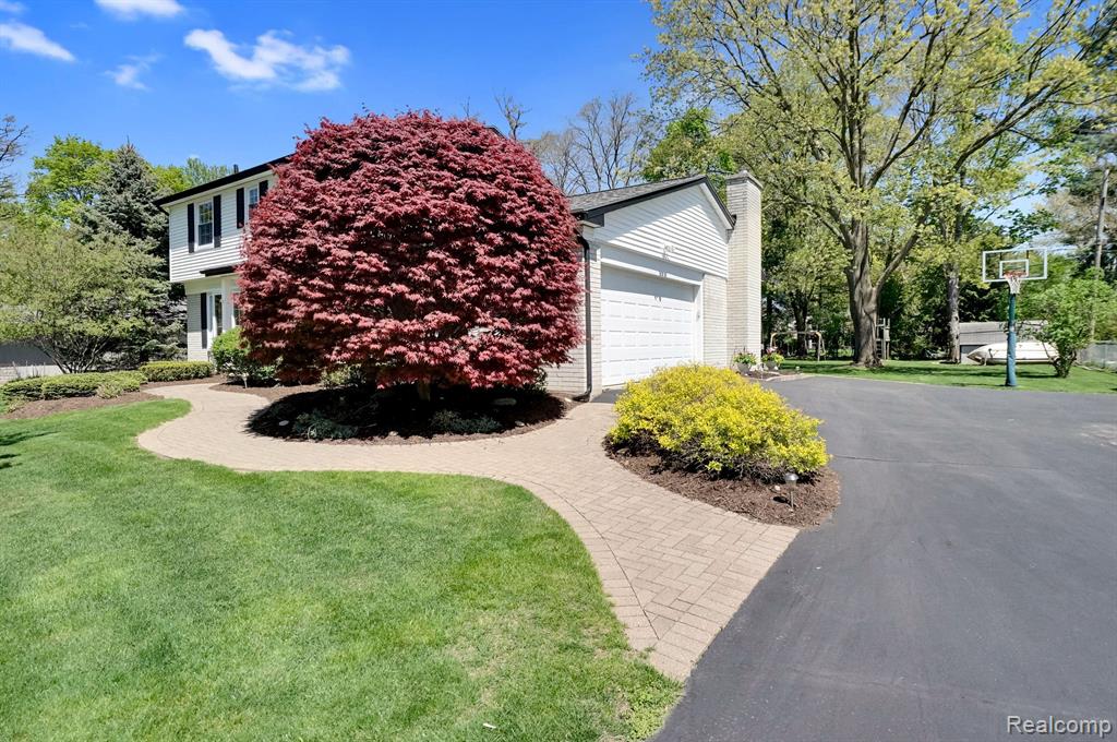 430 CHESTER Court, South Lyon, MI 48178 — Photo 49