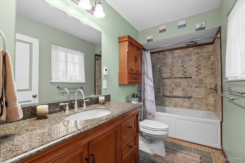 4151 Cook Road, Swartz Creek, MI 48473 — Photo 14