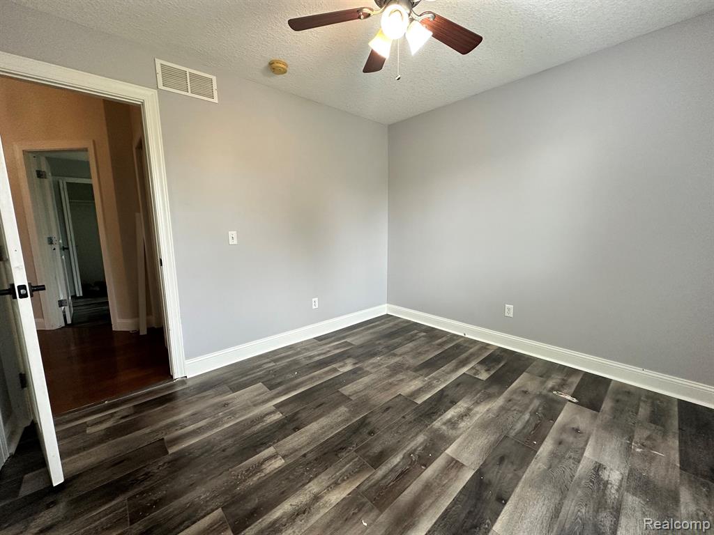 8029 SOUTHVIEW MEADOWS Drive, Mount Morris, MI 48458 — Photo 15