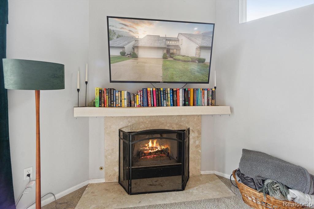 5231 COUNTRY WOOD Lane, Grand Blanc, MI 48439 — Photo 8