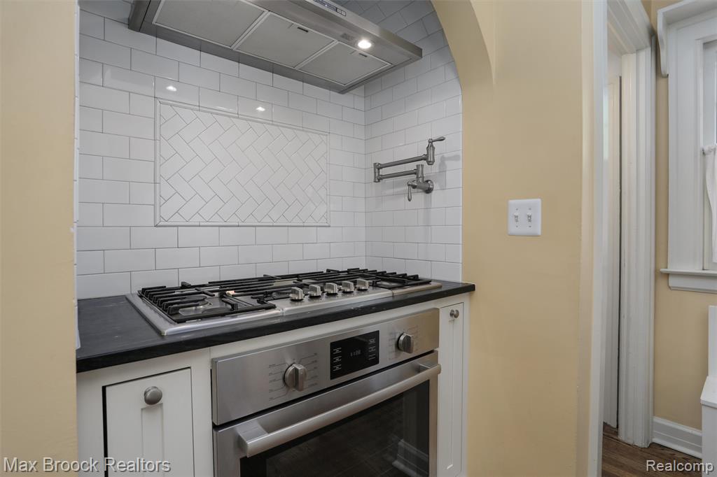 454 W Oakridge Street, Ferndale, MI 48220 — Photo 19