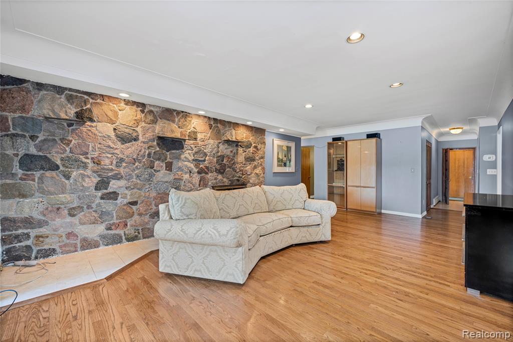 6351 Alden Drive, West Bloomfield, MI 48324 — Photo 10