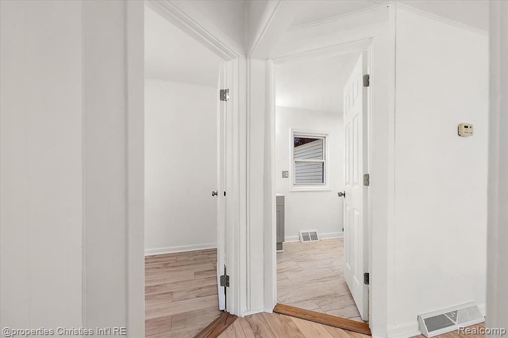 228 W Columbia Avenue, Pontiac, MI 48340 — Photo 20