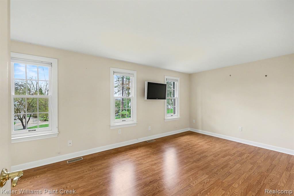 2824 Lunar Court, Lake Orion, MI — Photo 17