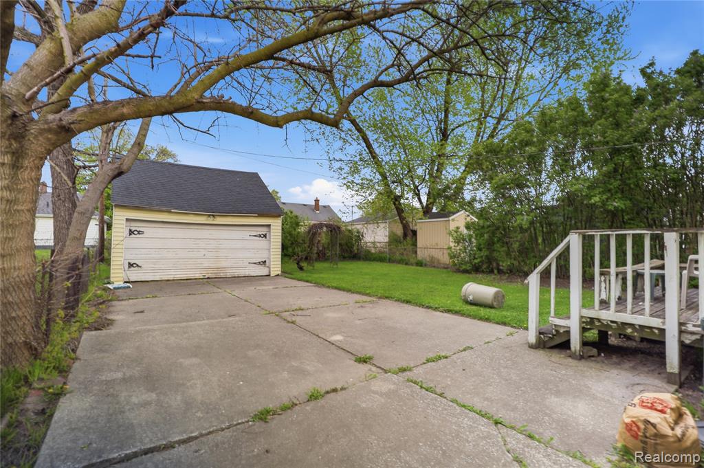 3317 Cheyenne Avenue, Burton, MI 48529 — Photo 33