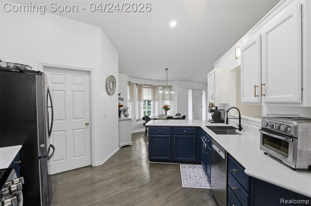 3300 Viking Drive, Commerce Twp, MI 48390 — Photo 8