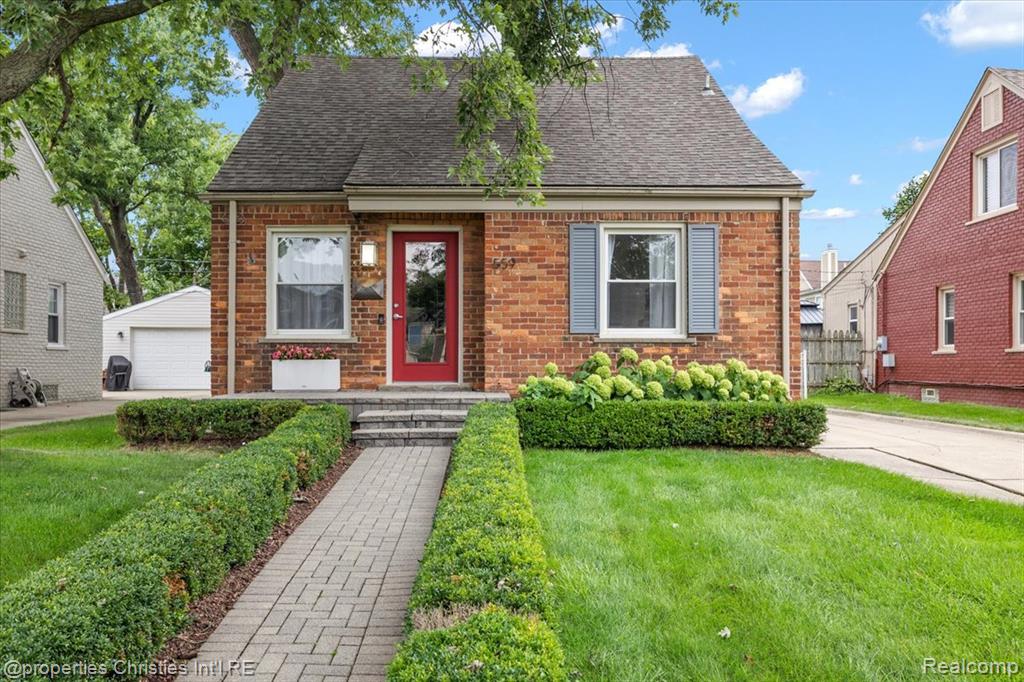 559 E Southlawn Boulevard, Birmingham, MI 48009 — front exterior
