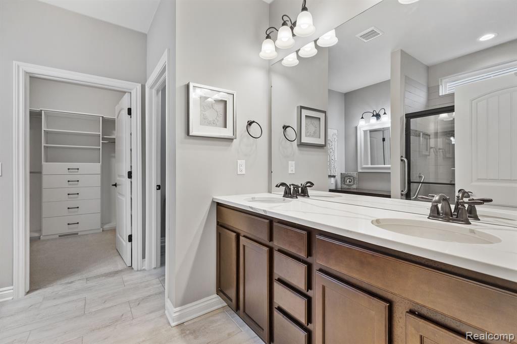 3995 ASHDALE Way, Clarkston, MI 48348 — Photo 33