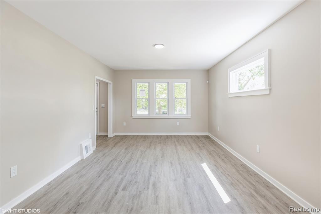 8843 BURNETTE Street, Detroit, MI 48204 — Photo 5