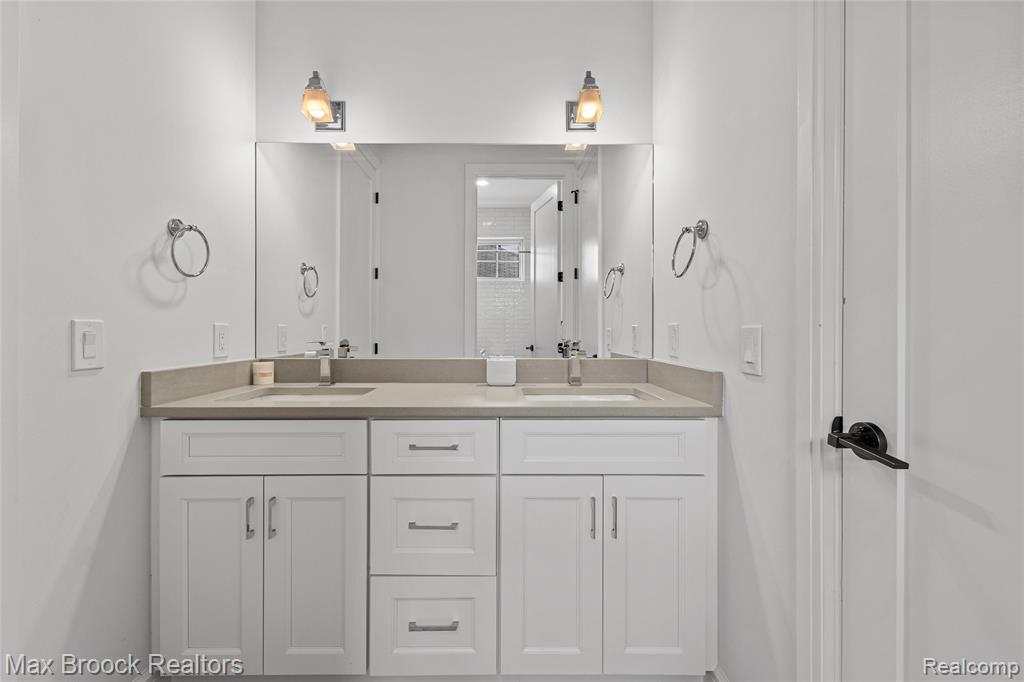 955 S BATES Street, Birmingham, MI 48009 — Photo 25