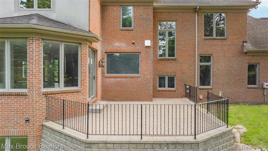 1888 W Tahquamenon Court, Bloomfield Hills, MI 48302 — Photo 87