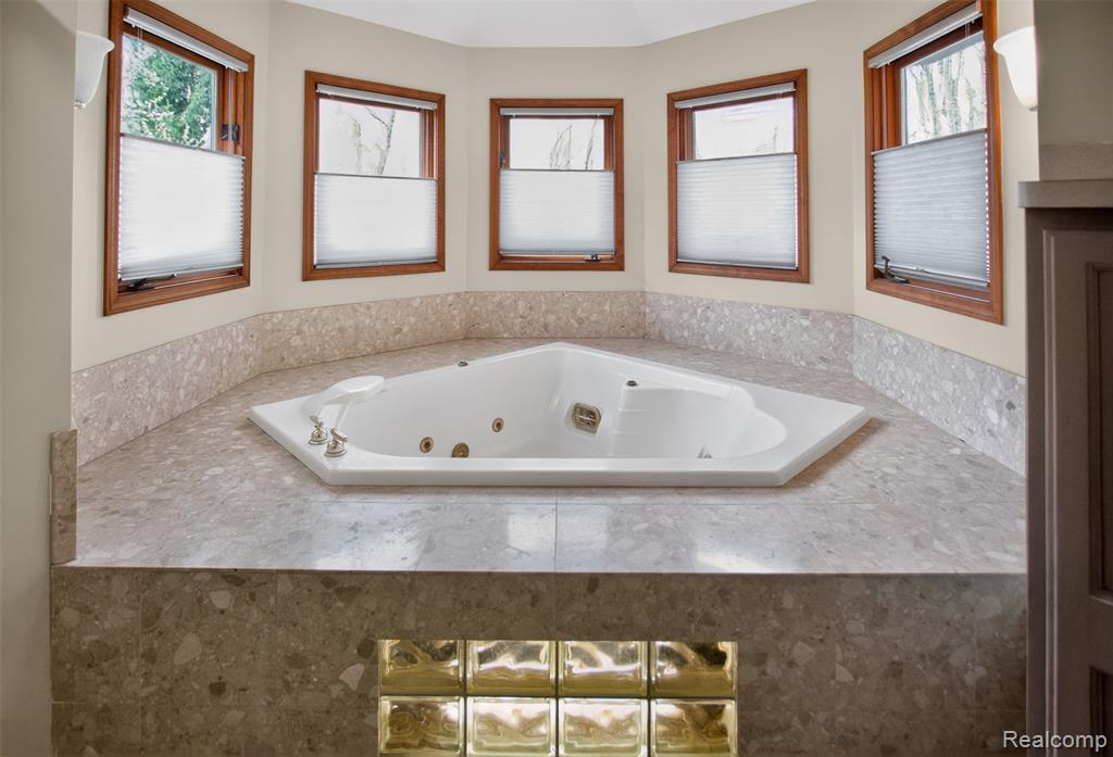 1960 Eastons Trail, Highland, MI — Photo 24