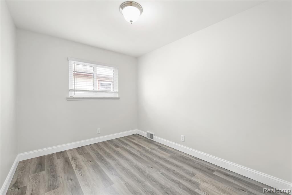 7435 Arcola Street, Westland, MI — Photo 14