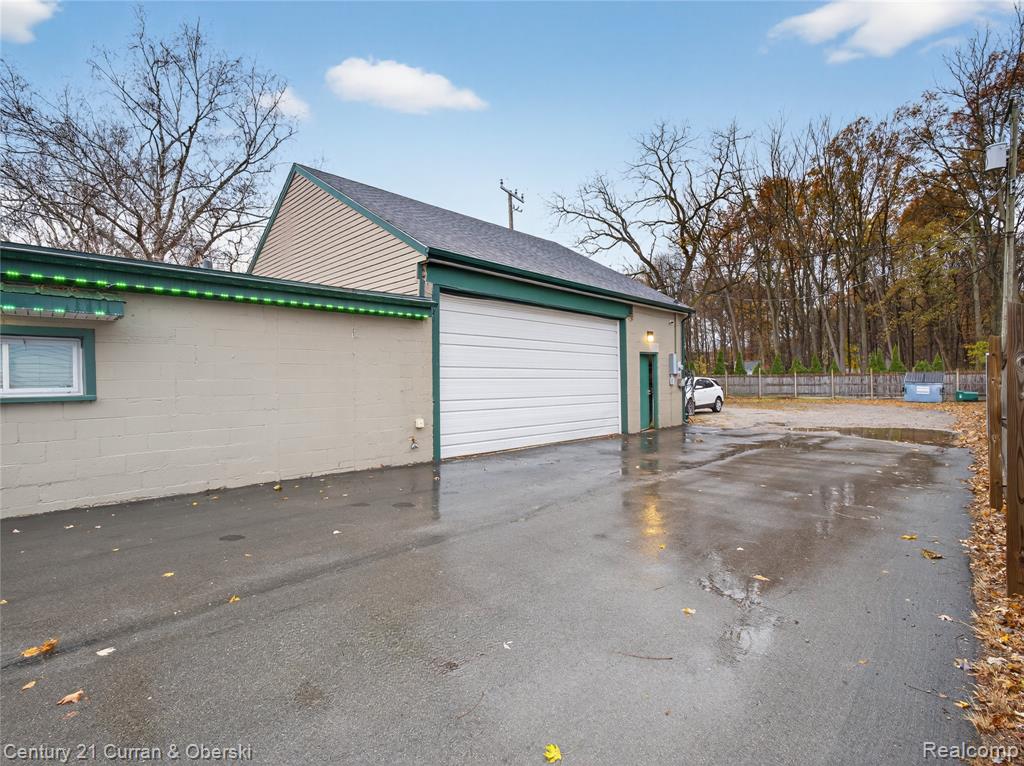 27996 Waltz Road, New Boston, MI 48164 — Photo 36