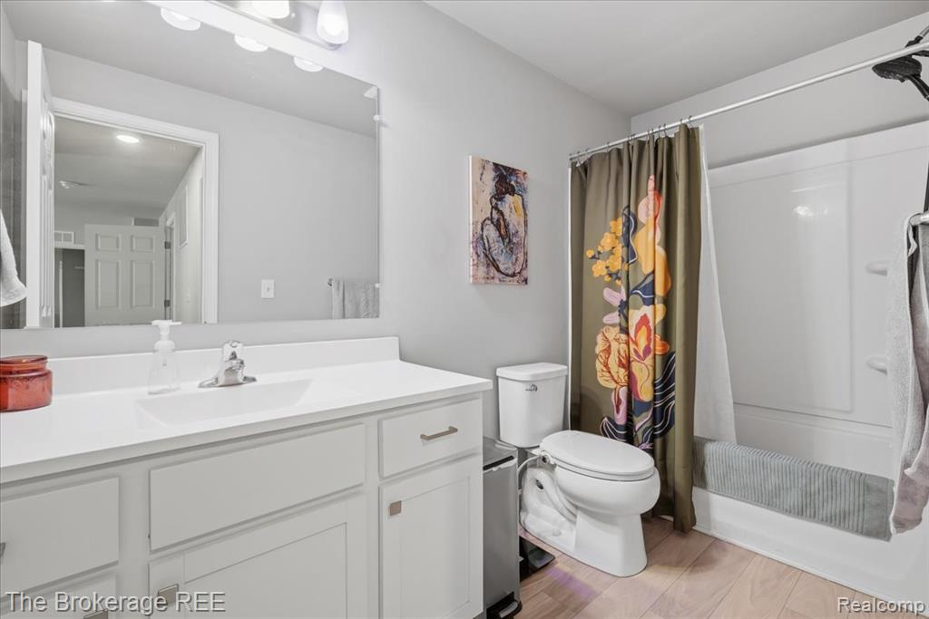 223 Creek Pointe Circle, Durand, MI 48429 — Photo 30
