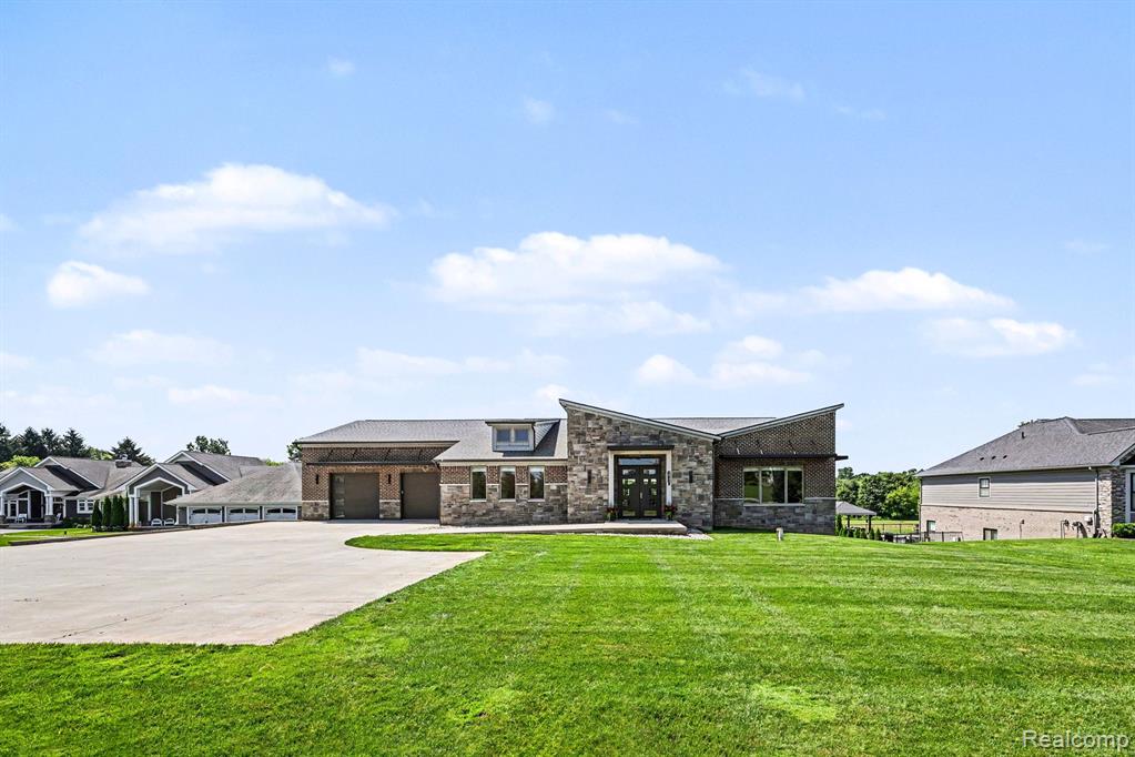 2943 Sleeth Road, Commerce Twp, MI 48382 — Photo 2