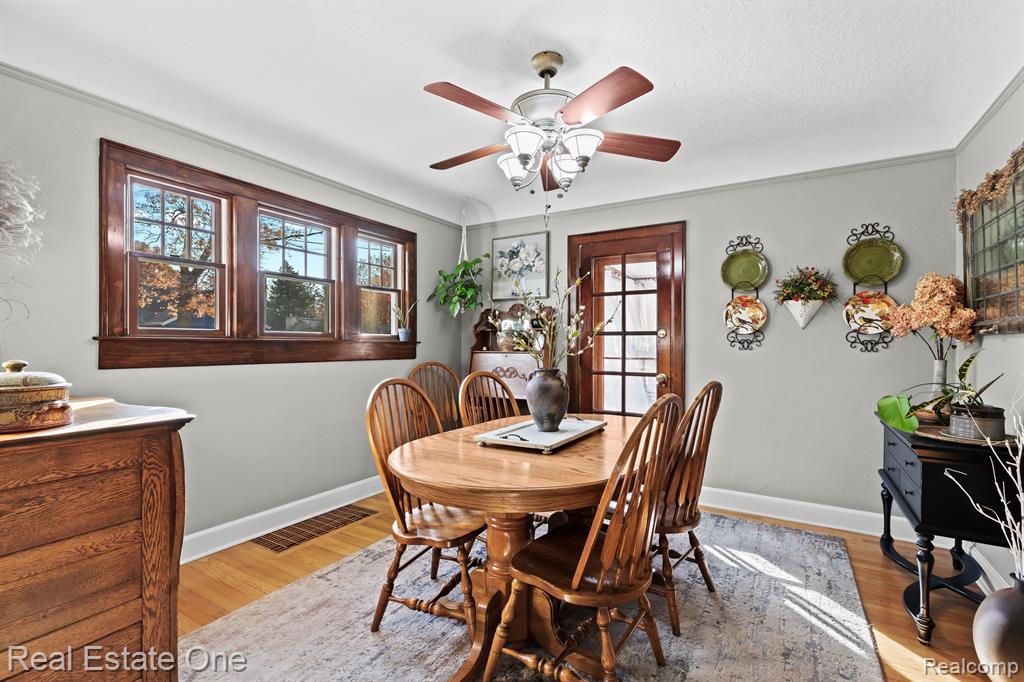 240 MONT EAGLE Street, Milford, MI 48381 — Photo 13