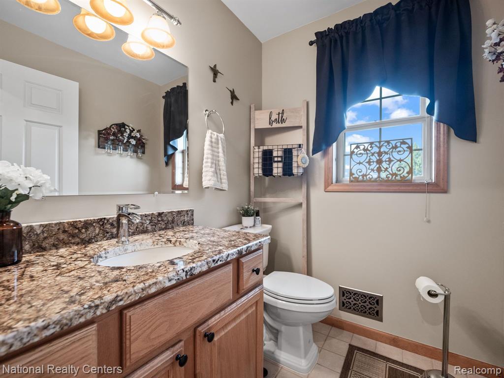 391 MCINTOSH, Almont, MI 48003 — Photo 24