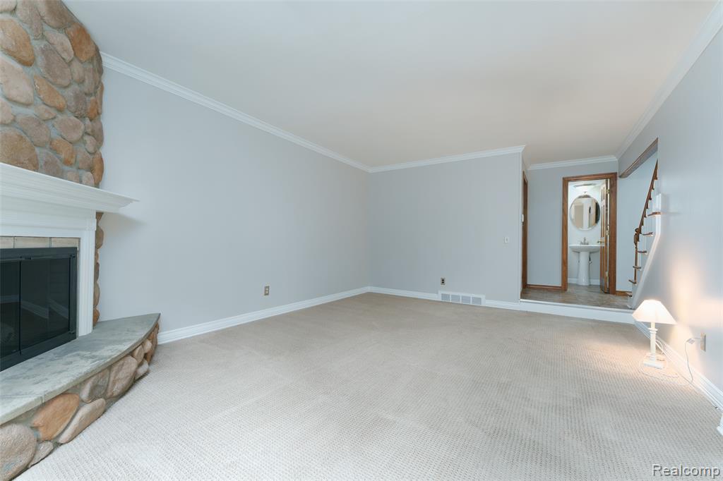 4276 Macqueen Drive, West Bloomfield, MI 48323 — Photo 20
