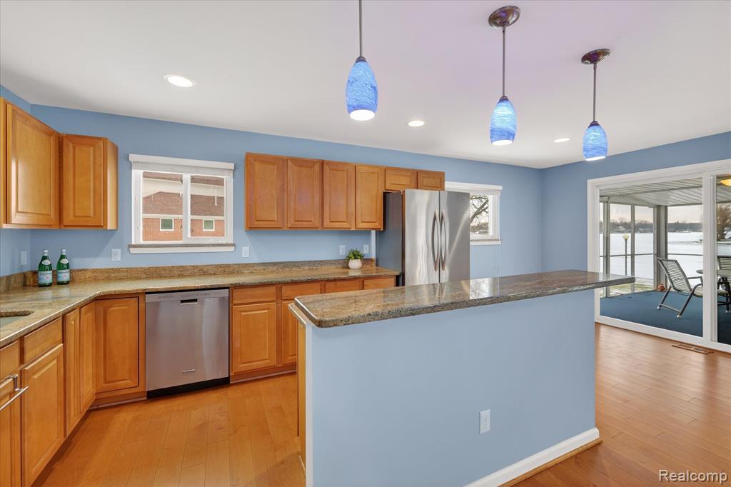 5124 Driftwood Drive, Commerce Twp, MI 48382 — Photo 10