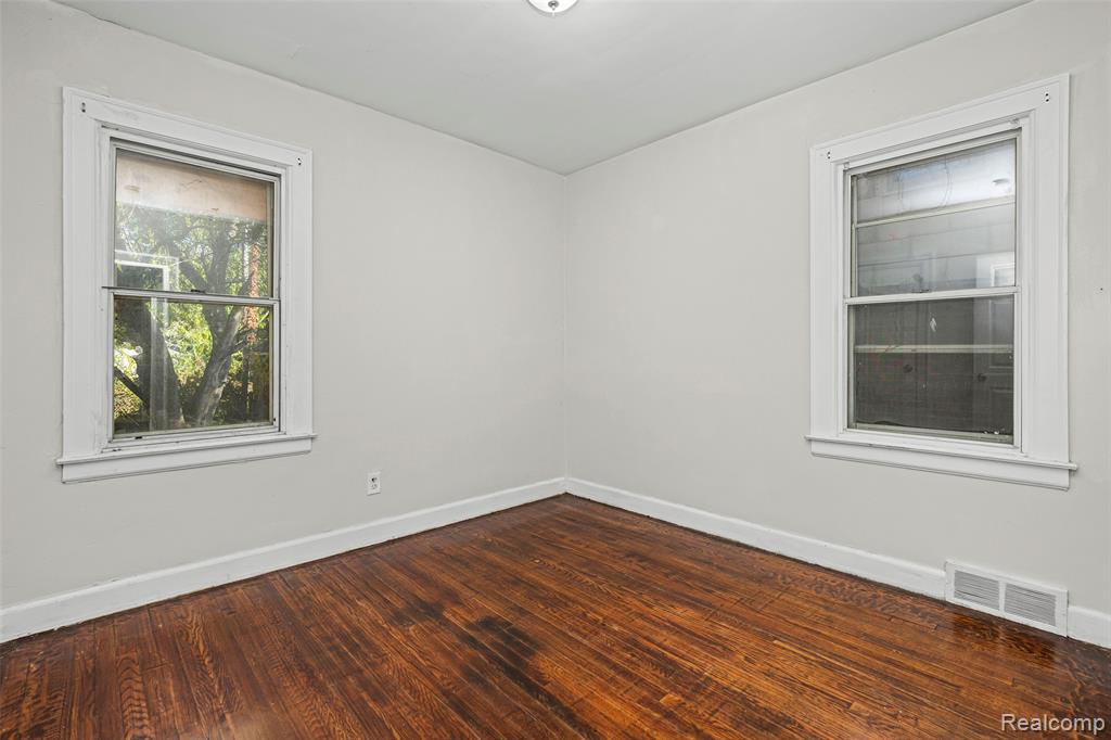 18680 Westphalia, Detroit, MI 48205 — Photo 14