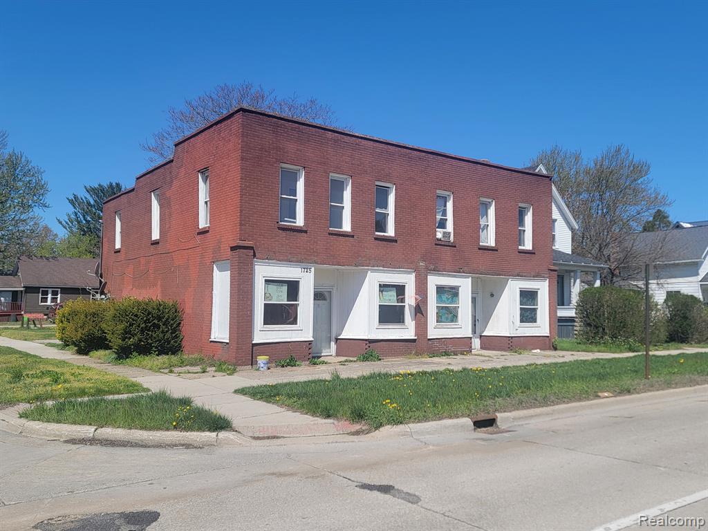 1725 10TH Street, Port Huron, MI 48060 — front exterior